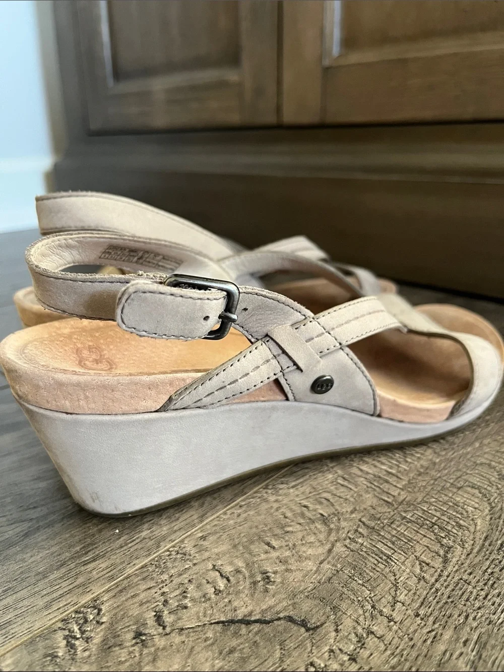 UGG Women's Neutral Leather Kensley Wedge Slingback Sandals - Beige/Camel US 8